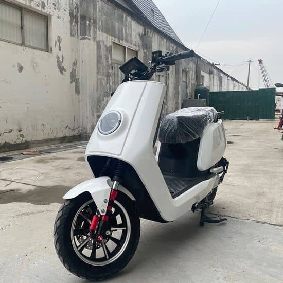 DJIANG-N7 2000W Electric Scooter for Nigeria & Africa - 60V Battery, 10-12" Wheels - Image 2
