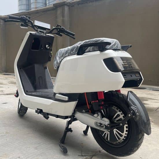 DJIANG-N7 2000W Electric Scooter for Nigeria & Africa - 60V Battery, 10-12" Wheels - Image 3